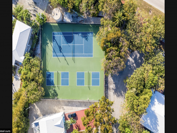 Four Bedroom Oceanfront Vacation Condo in Key Largo Sleeps 8